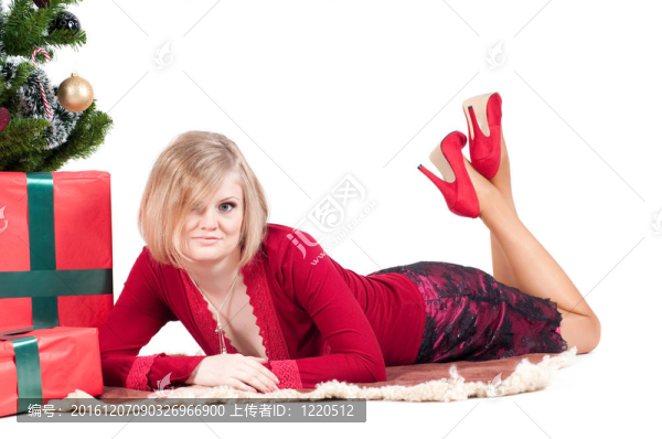 帶圣誕禮物的快樂女人