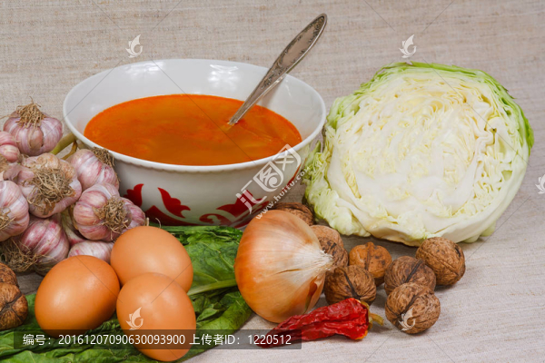 廚房菜園里的新鮮蔬菜和堅(jiān)果
