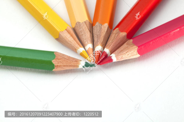 許多彩色鉛筆
