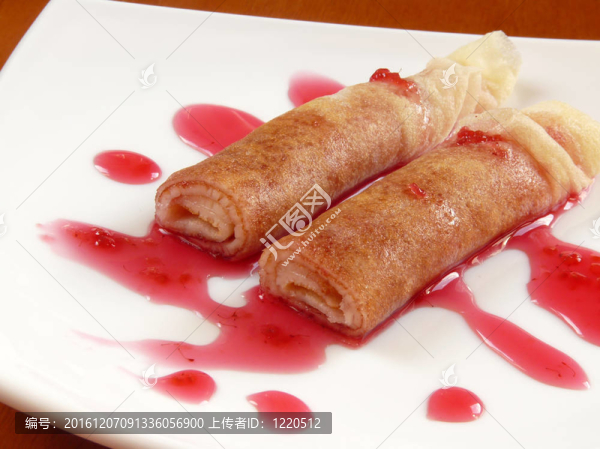 美味的自制煎餅與覆盆子果醬