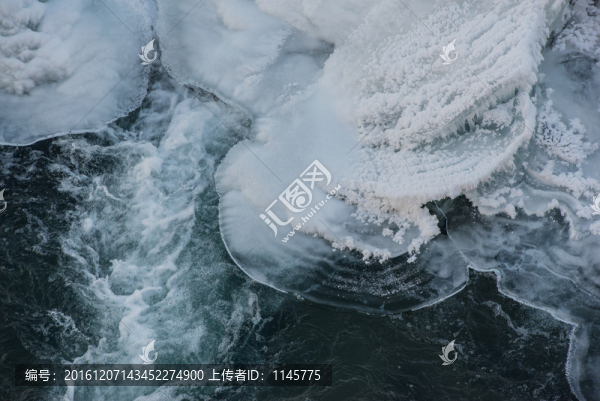 冰雪消融