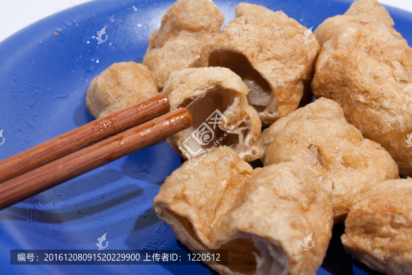 筷子炒魚丸。