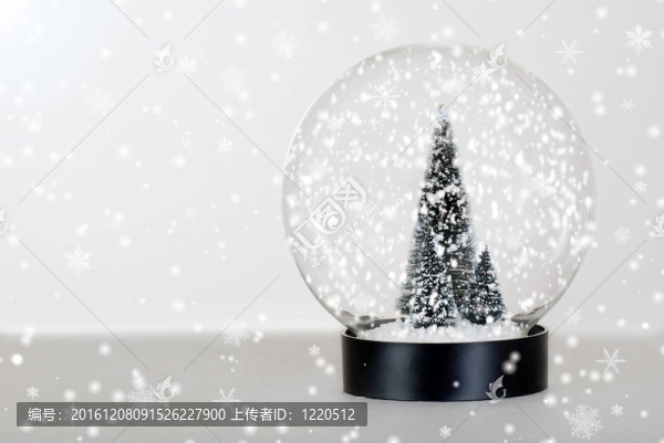 圣誕樹雪花球