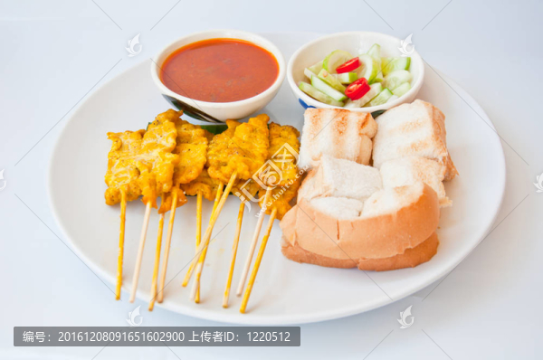 泰國美味的食品叫MOO,SATAE