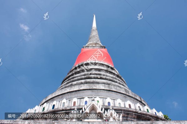寶塔寺在天空明亮-匯圖網(wǎng) www.fosd68.com 寶塔寺在天空明亮