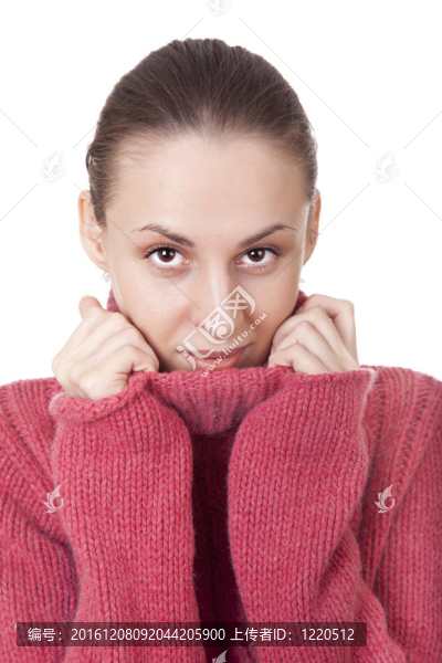 美麗的年輕女子在冬季毛衣
