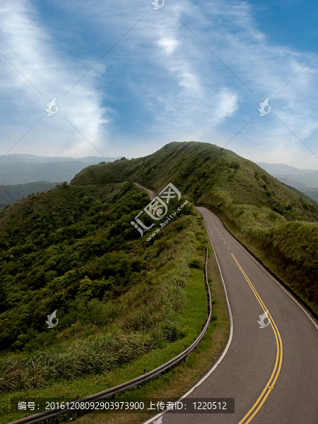 綠色道路與藍(lán)天最好的C