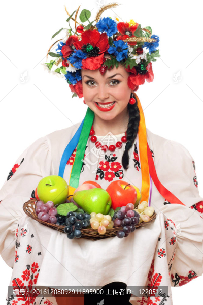 烏克蘭民族服裝中的年輕女子