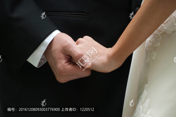 恩愛夫妻牽手