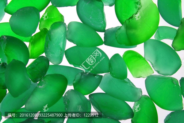 綠色的玻璃碎片
