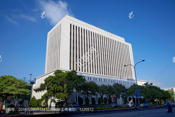 臺北市；九月；第十六；2011；中央銀行大樓和街道景觀