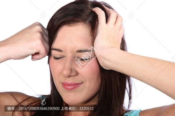 美麗的黑發(fā)女人頭痛