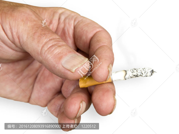 用香煙手