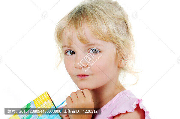 小女孩