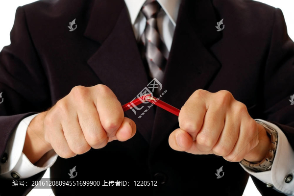 憤怒的商人手掰鉛筆