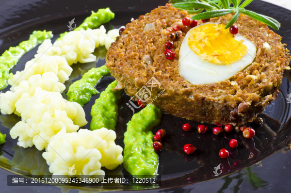 雞蛋瑞士肉包；土豆泥和Wasabi
