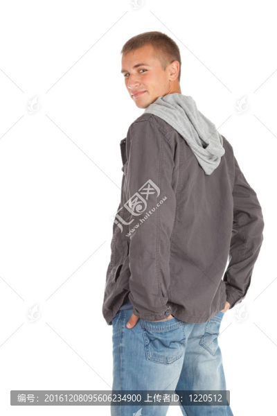 穿著便服的年輕人；白色背景