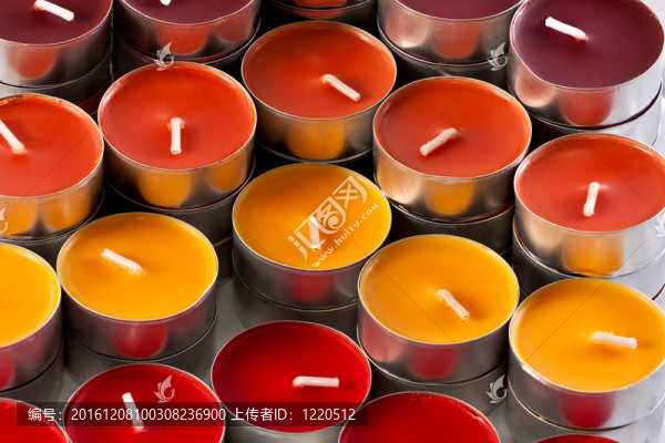 彩色蠟燭；特寫
