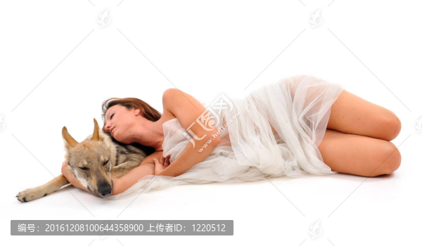 女人與狼寶寶