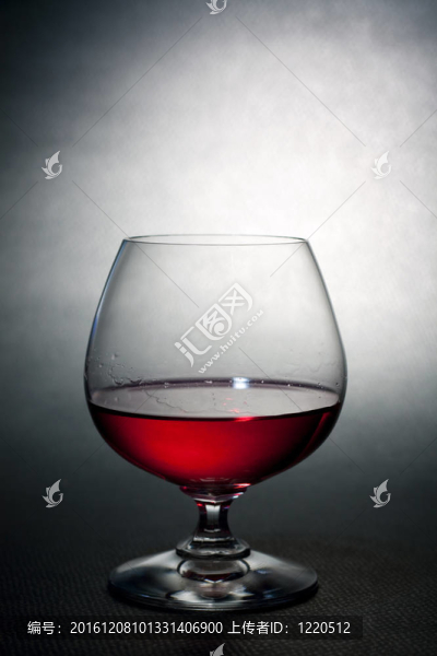 豪華紅酒氣球上的石英玻璃