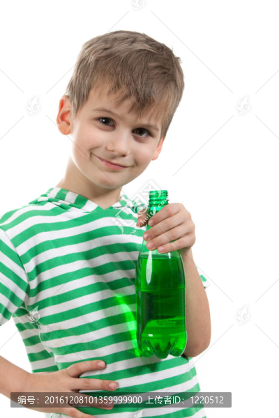 男孩的飲用水