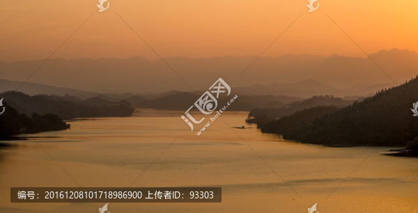 夕陽(yáng)河流