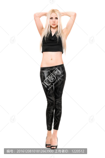 黑色緊身褲性感的金發(fā)女郎