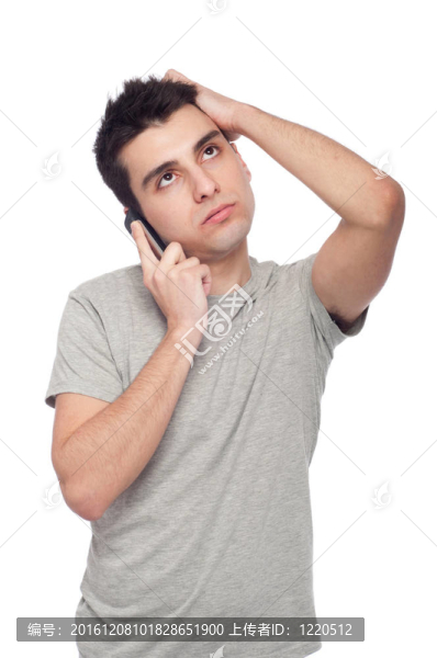 在電話里強(qiáng)調(diào)男人