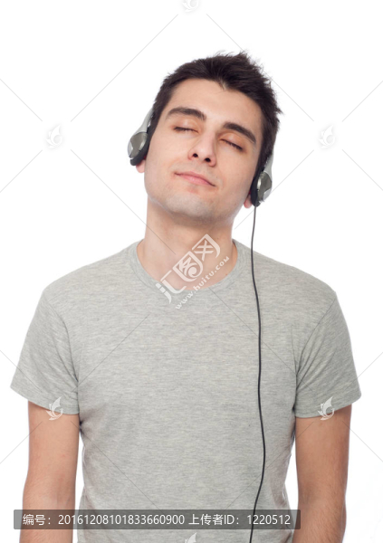 休閑男士聽音樂