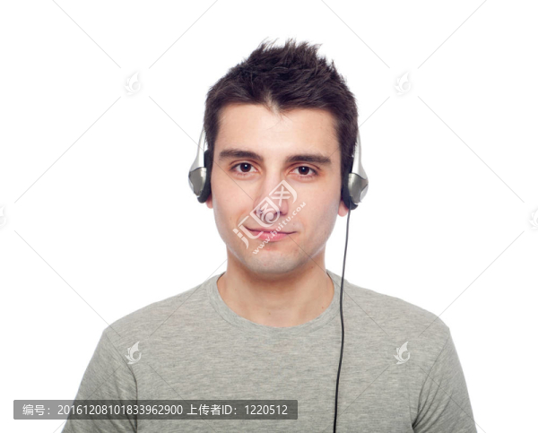 休閑男士聽音樂