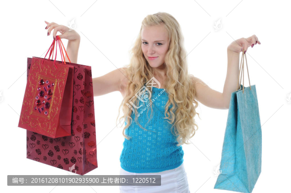 帶購物袋的漂亮女孩