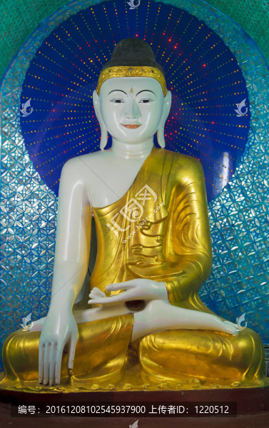 如來佛祖的雕像在大金塔；仰光；緬甸