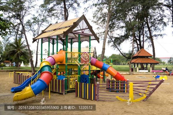 兒童游樂(lè)場(chǎng)