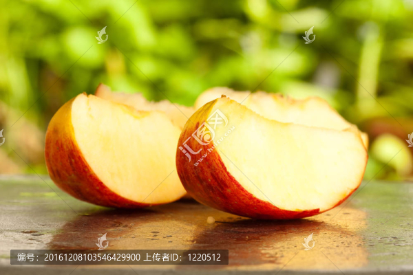 金屬紅蘋果