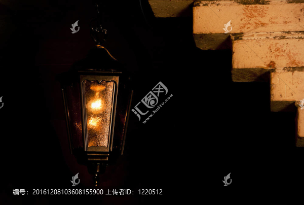 古代燈籠和點(diǎn)燃他們磚