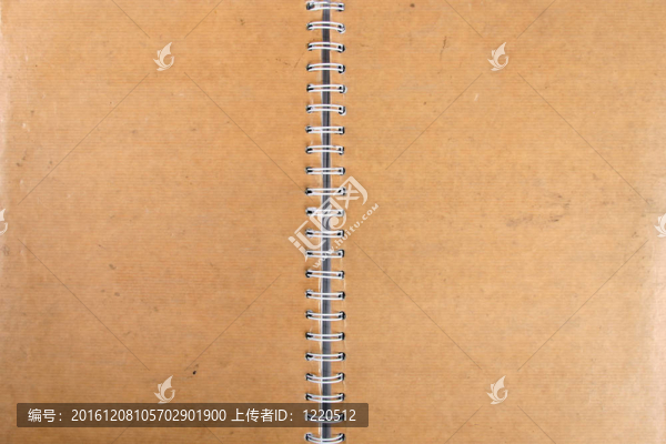 空白的螺旋紙板筆記本