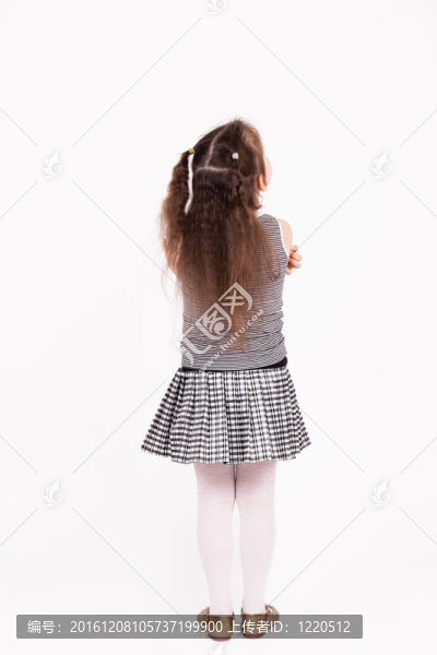 一個漂亮的小女孩生氣了