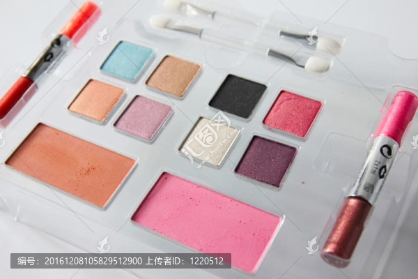 集裝飾化妝