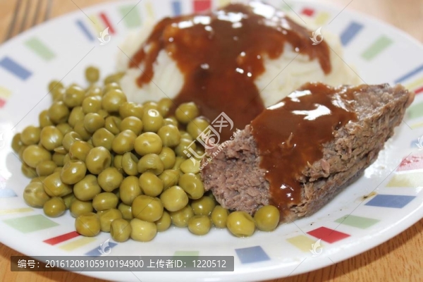 土豆泥晚餐；豌豆牛肉配肉汁