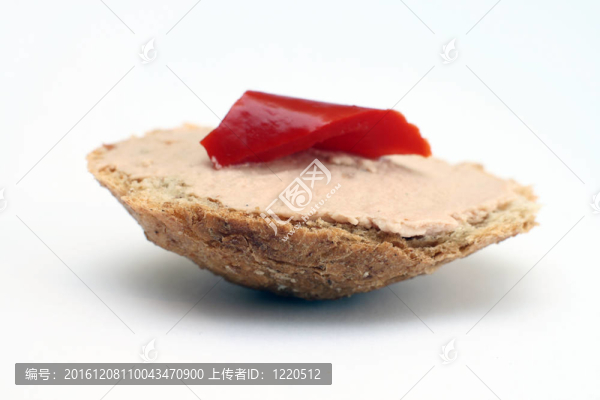 烤面包片和肝醬