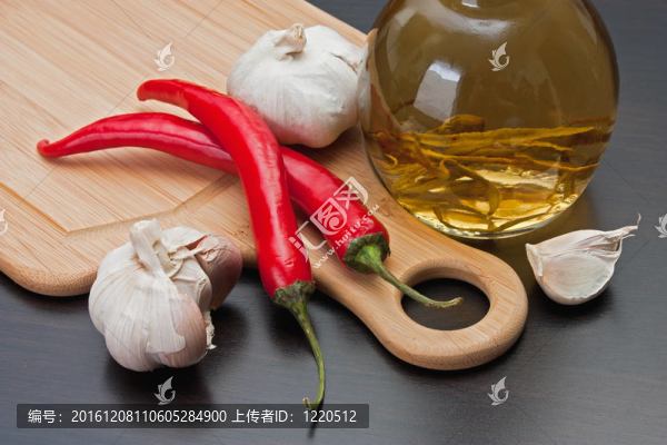 蔬菜和炊具