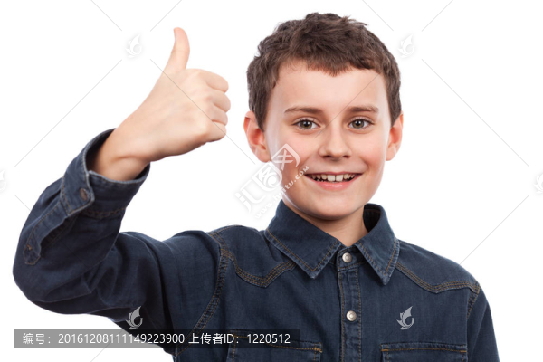 可愛的孩子豎起大拇指