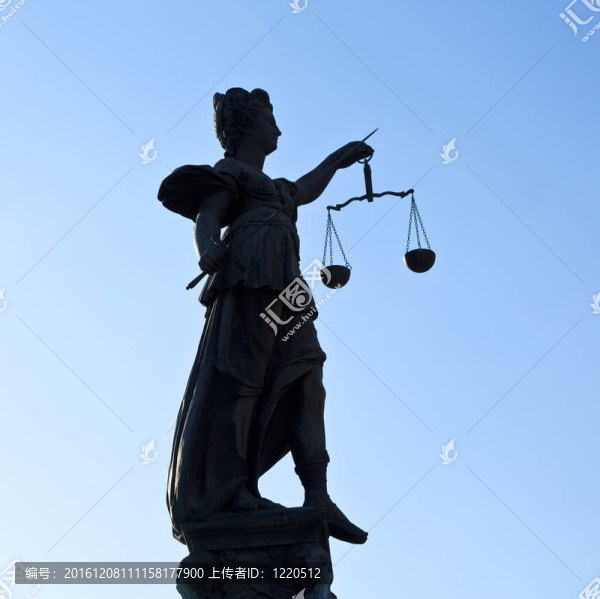在法蘭克福，在羅默的前面的正義女神雕像Germ