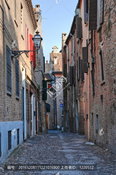 小巷。Ferrara。Emilia,Romagna。意大利.