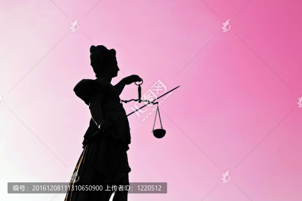 在法蘭克福，在羅默的前面的正義女神雕像Germ