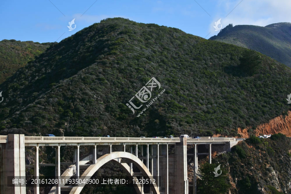 這座雄偉的大橋