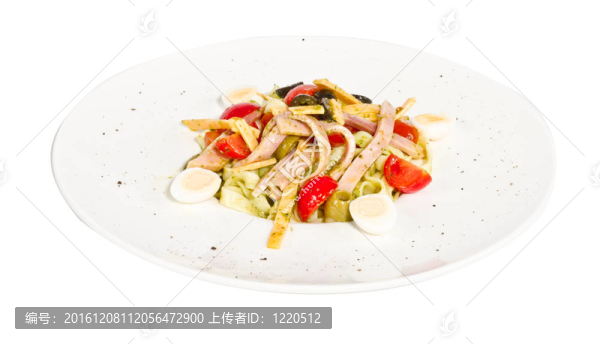 美味的面食照片（tagliatele）臘肉和西紅柿
