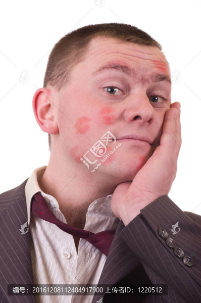 驚吻男子套裝
