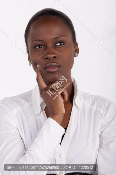 美麗的南非女人體貼的表情