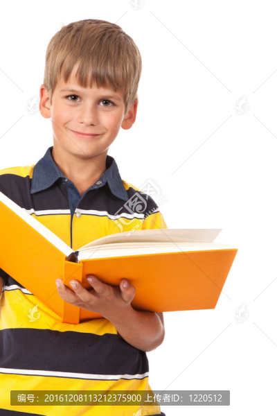 學(xué)校男孩手里拿著一本書